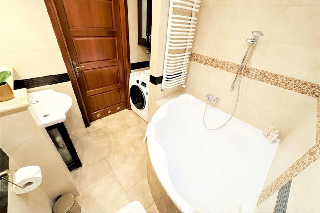 Exclusive Penthouse Near Citycenter 120M2 +Netflix Krasków Exterior foto